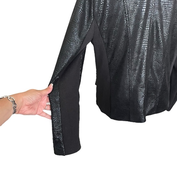 Chico’s Animal Print Black Textured Cropped Women's Blazer Size 1 (M) - Picture 7 of 9